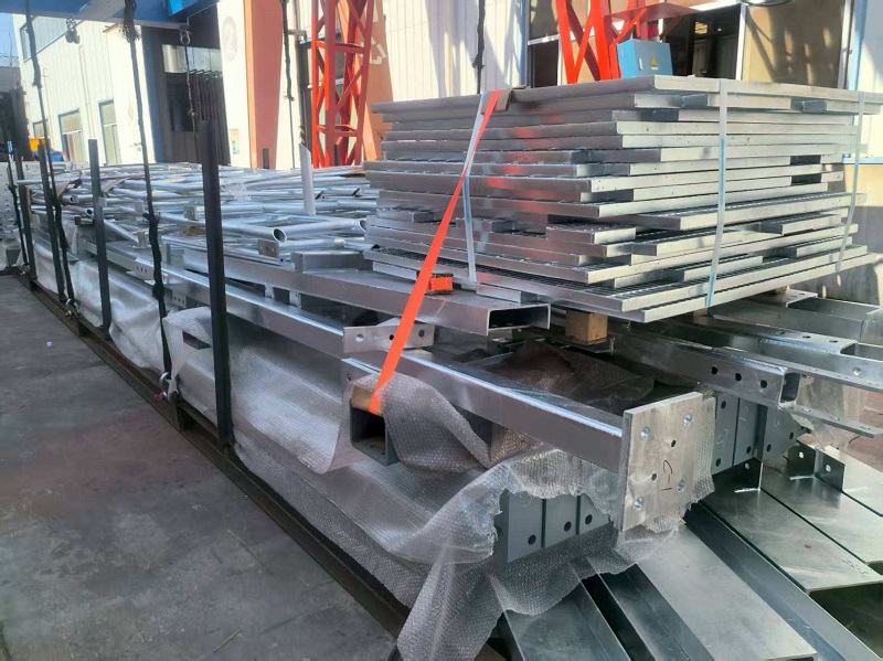 ইস্পাত সিঁড়ি কেম্যান দ্বীপপুঞ্জে আগত: একটি নতুন স্থাপত্য উপাদান তার ট্রান্স-প্যাসিফিক যাত্রা শুরু করে